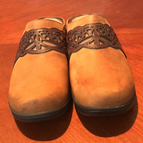 Ariat tan brown leather clogs shoes size 7.5B - Picture 3 of 14